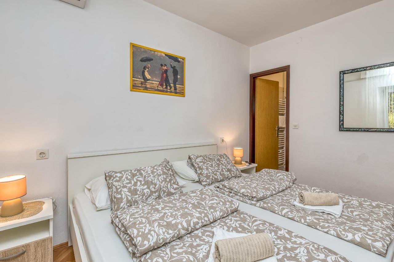 Matea Rooms Funtana Exterior foto