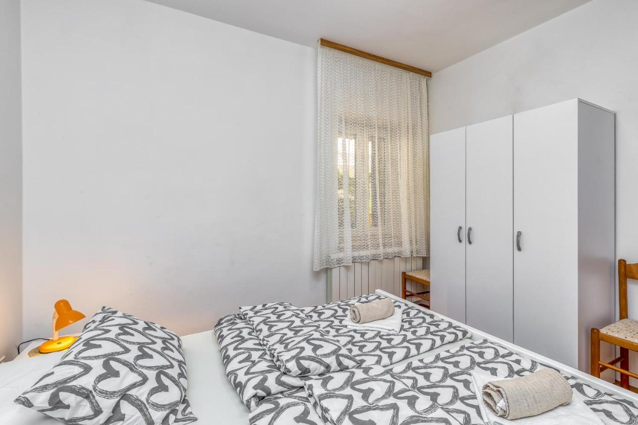 Matea Rooms Funtana Exterior foto
